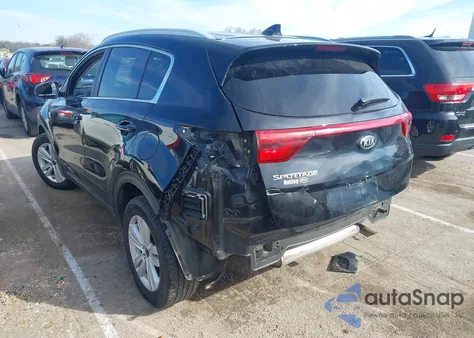 2018 Kia Sportage Lx z USA, uszkodzony, nr VIN KNDPMCAC7J7487946